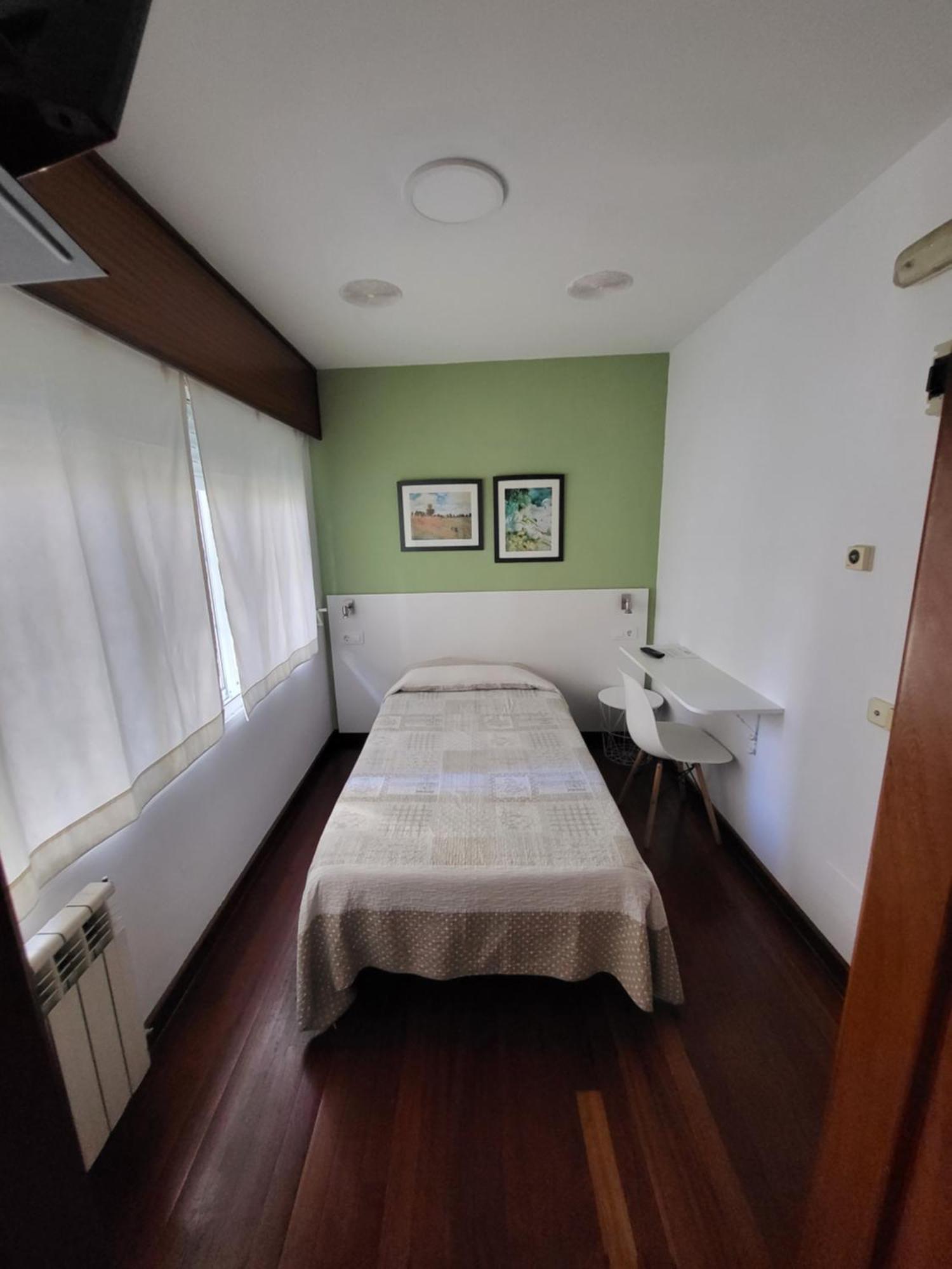Hostal La Frontera Феррол Экстерьер фото