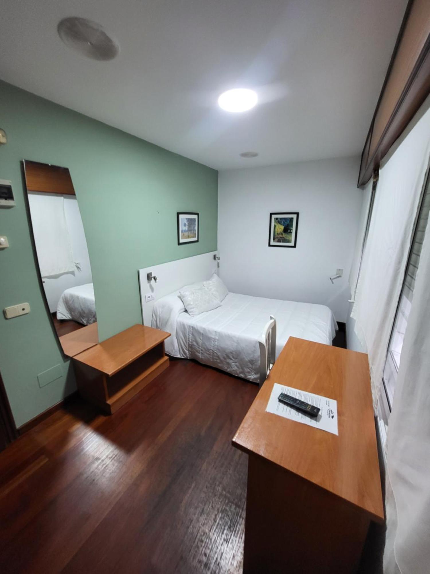 Hostal La Frontera Феррол Экстерьер фото