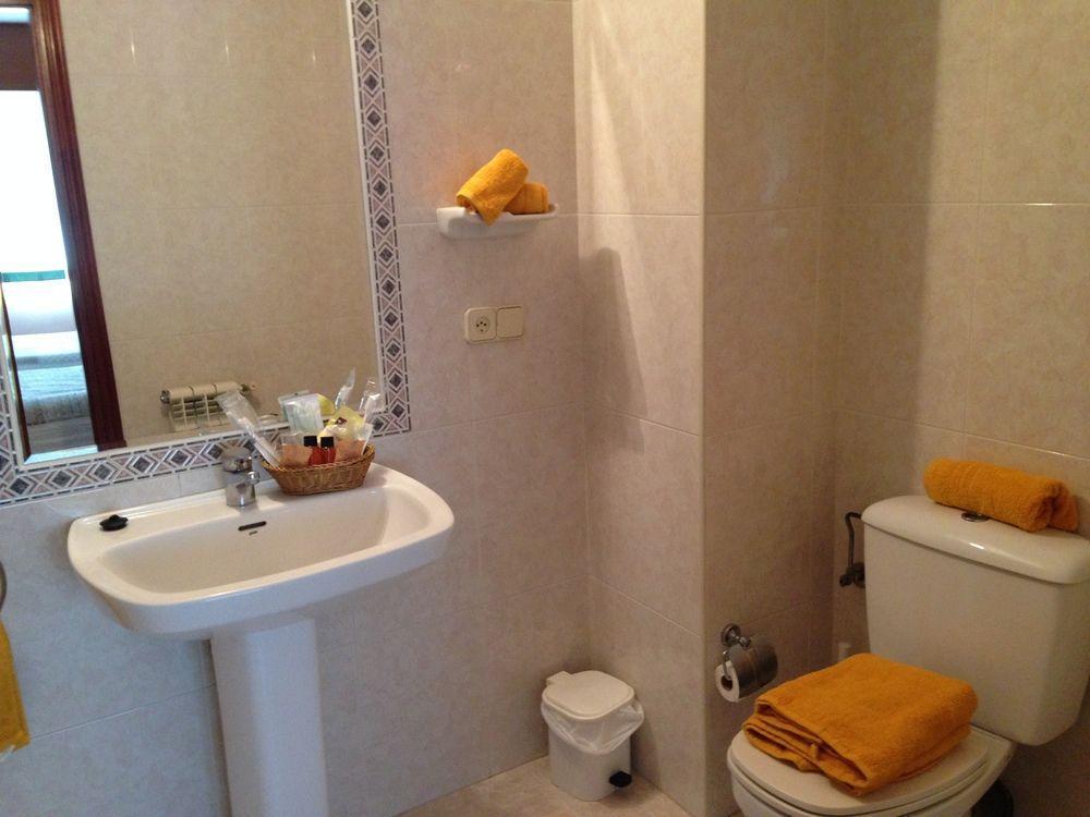 Hostal La Frontera Феррол Экстерьер фото