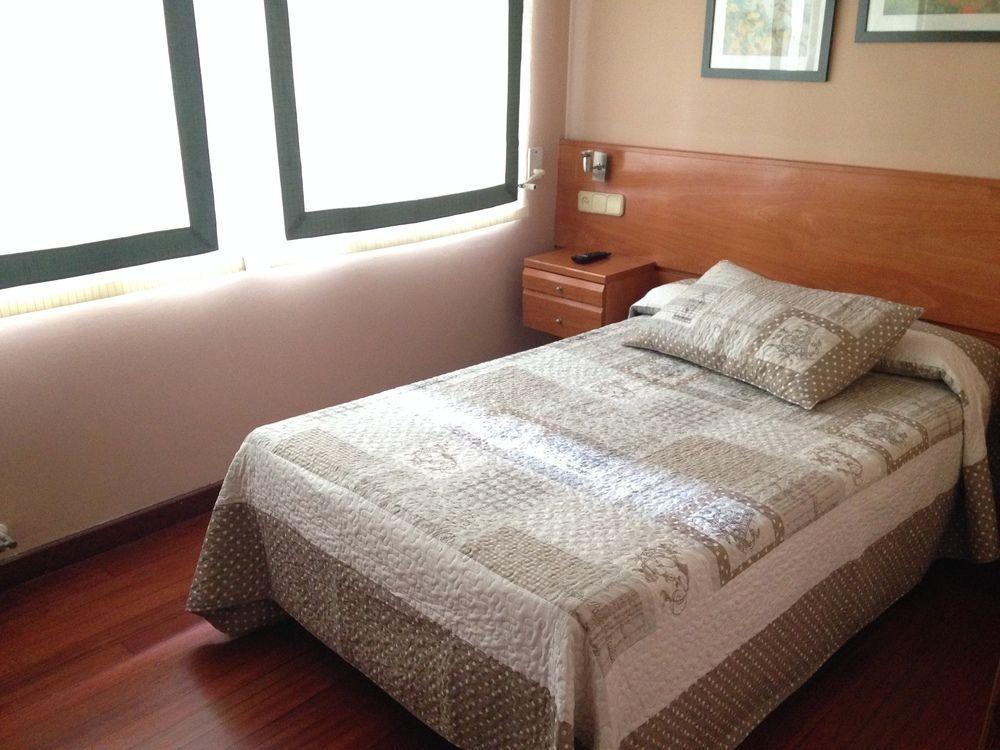 Hostal La Frontera Феррол Экстерьер фото