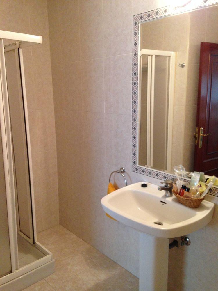 Hostal La Frontera Феррол Экстерьер фото
