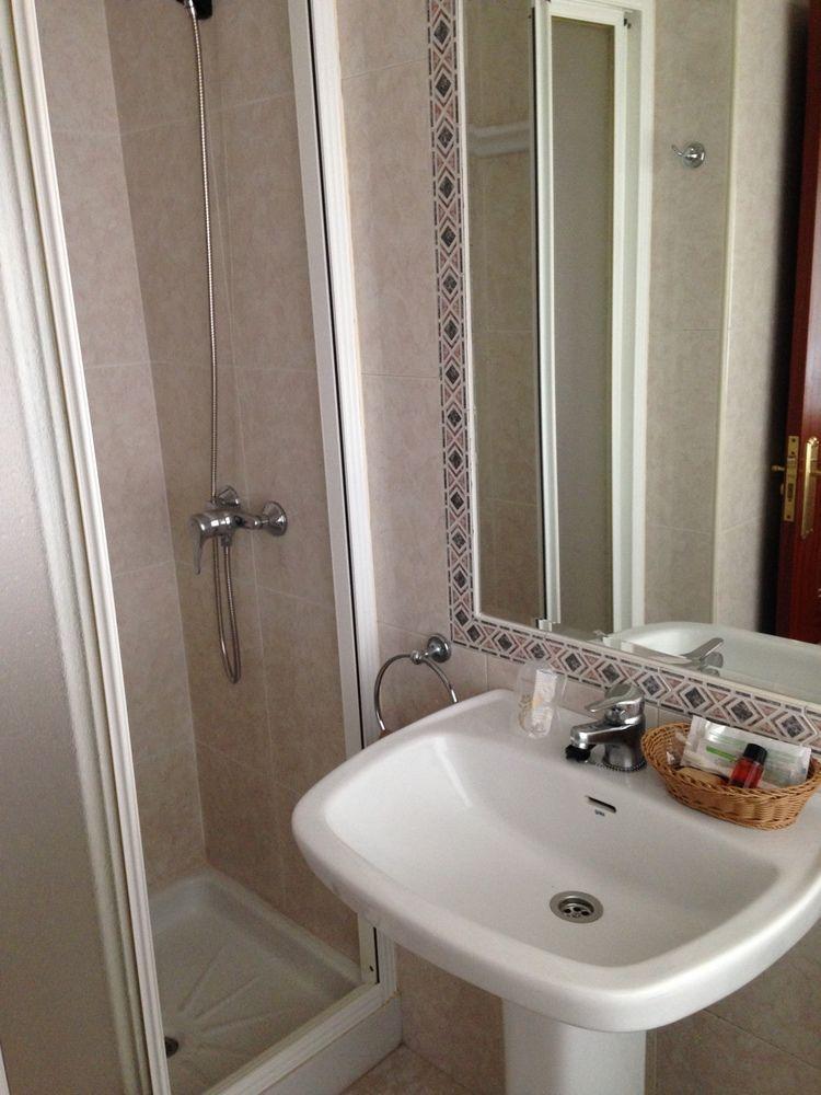 Hostal La Frontera Феррол Экстерьер фото