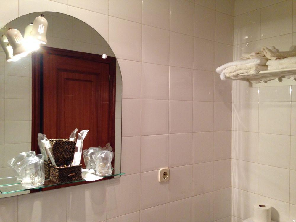 Hostal La Frontera Феррол Экстерьер фото