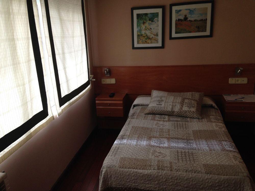 Hostal La Frontera Феррол Экстерьер фото