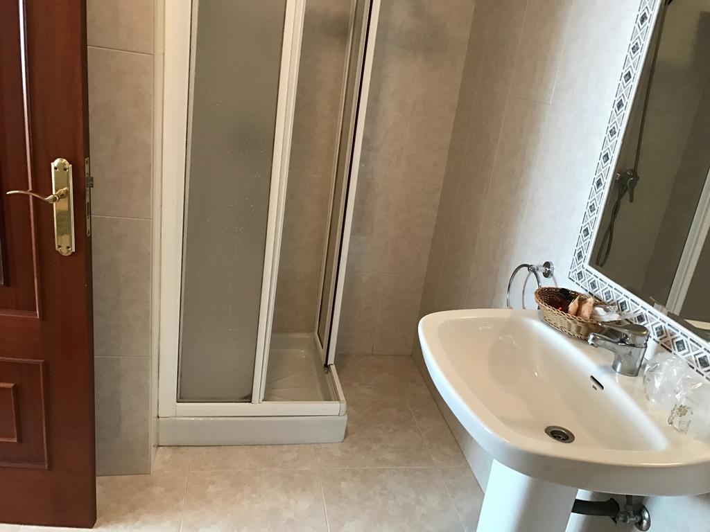 Hostal La Frontera Феррол Экстерьер фото